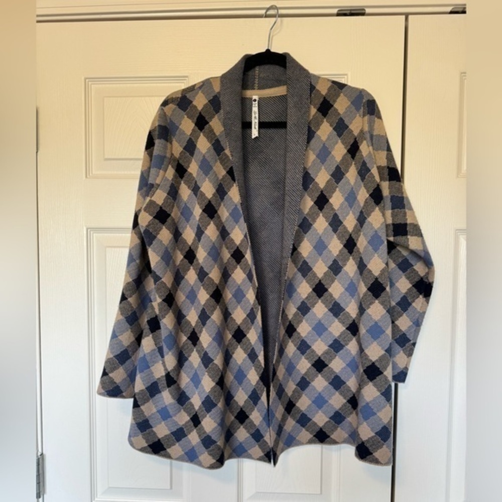 Leo & Nicole Beautiful Open Front Plaid Cardigan Size L